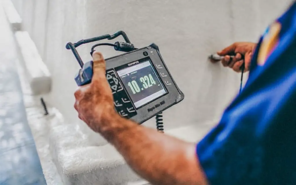 Certified-Quality-Control Maßnahmen zur Qualitätskontrolle von Glasfaserbecken