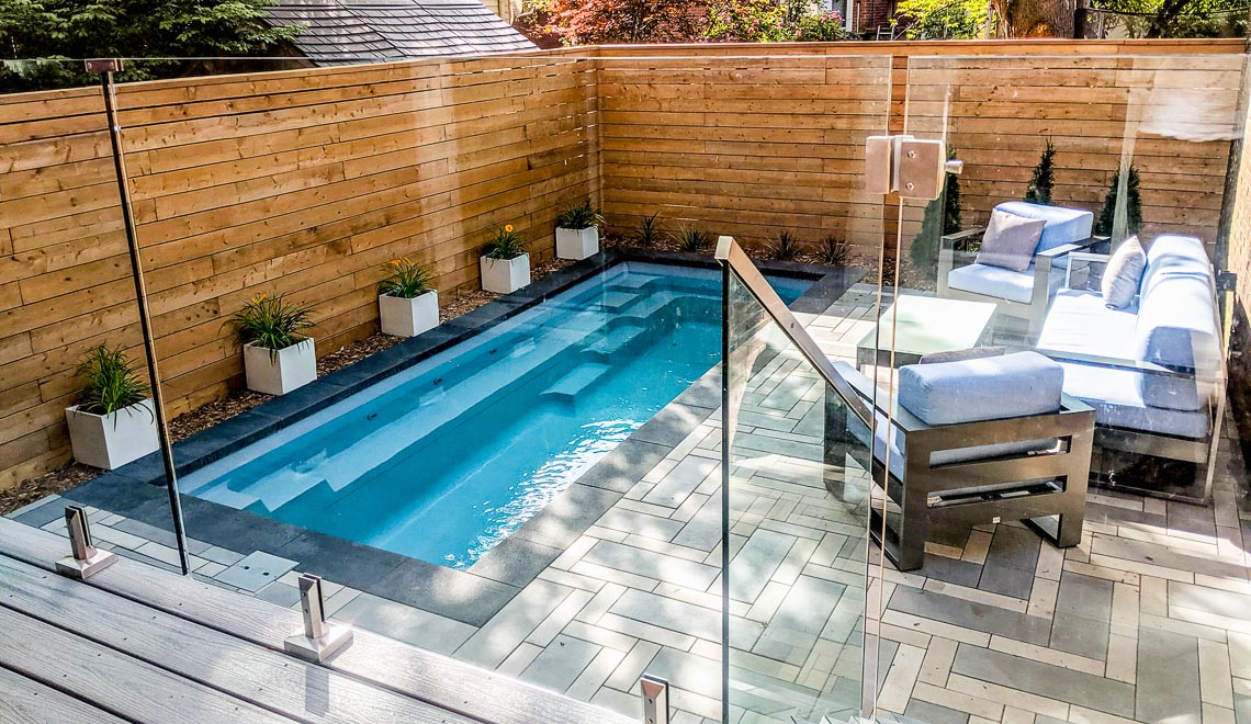 LeisurePools_Esprit_19_SilverGrey_CA_2019-2 Eine schöne Poolgestaltung von Leisure Pools Basel
