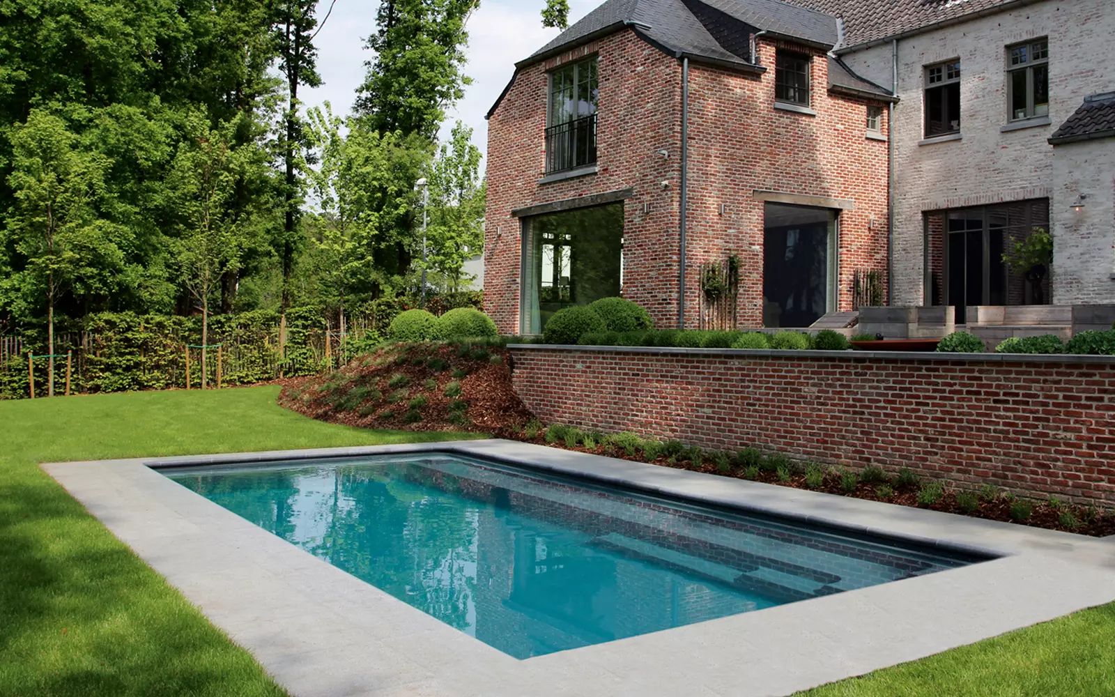 Reflection. Starker Stil. Einladendes Design. 