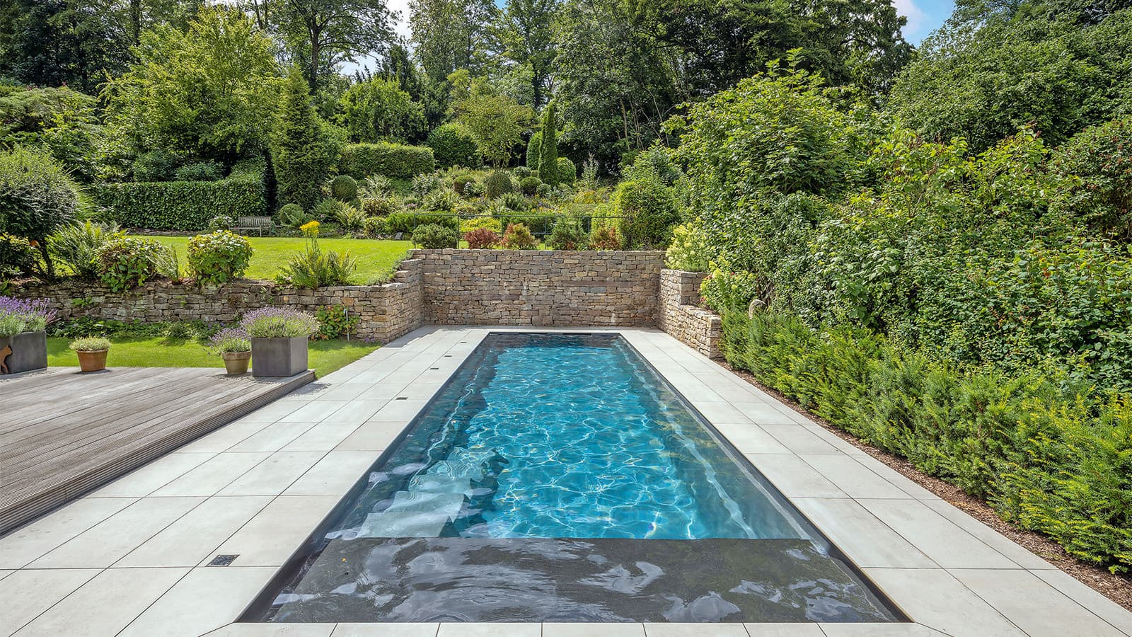 Leisure Pools Basel - Cube Linear 11 Graphite Grey